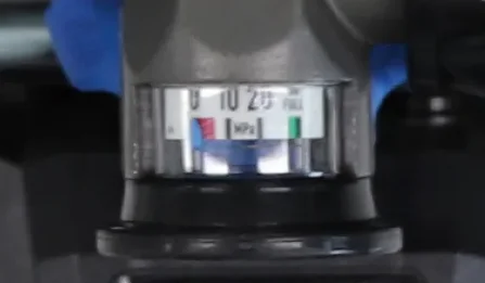 SCA 420S – Valve with Built-in Gauge